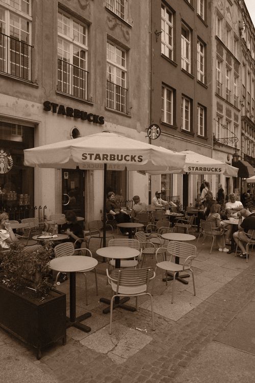 starbucks in gdańsk